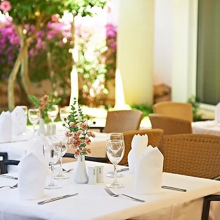 Hipotels Bahia Grande Lägenhetshotell 4*